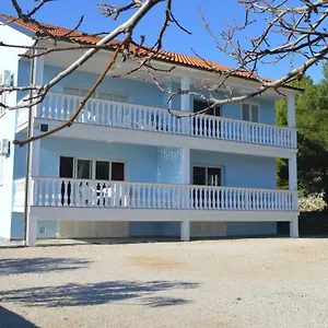 apartments-charlie-krk-island.primorje-gorskikotar.com/